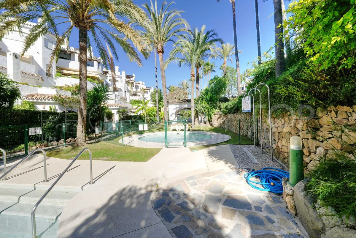 Comprar apartamento de 2 dormitorios en Elviria
