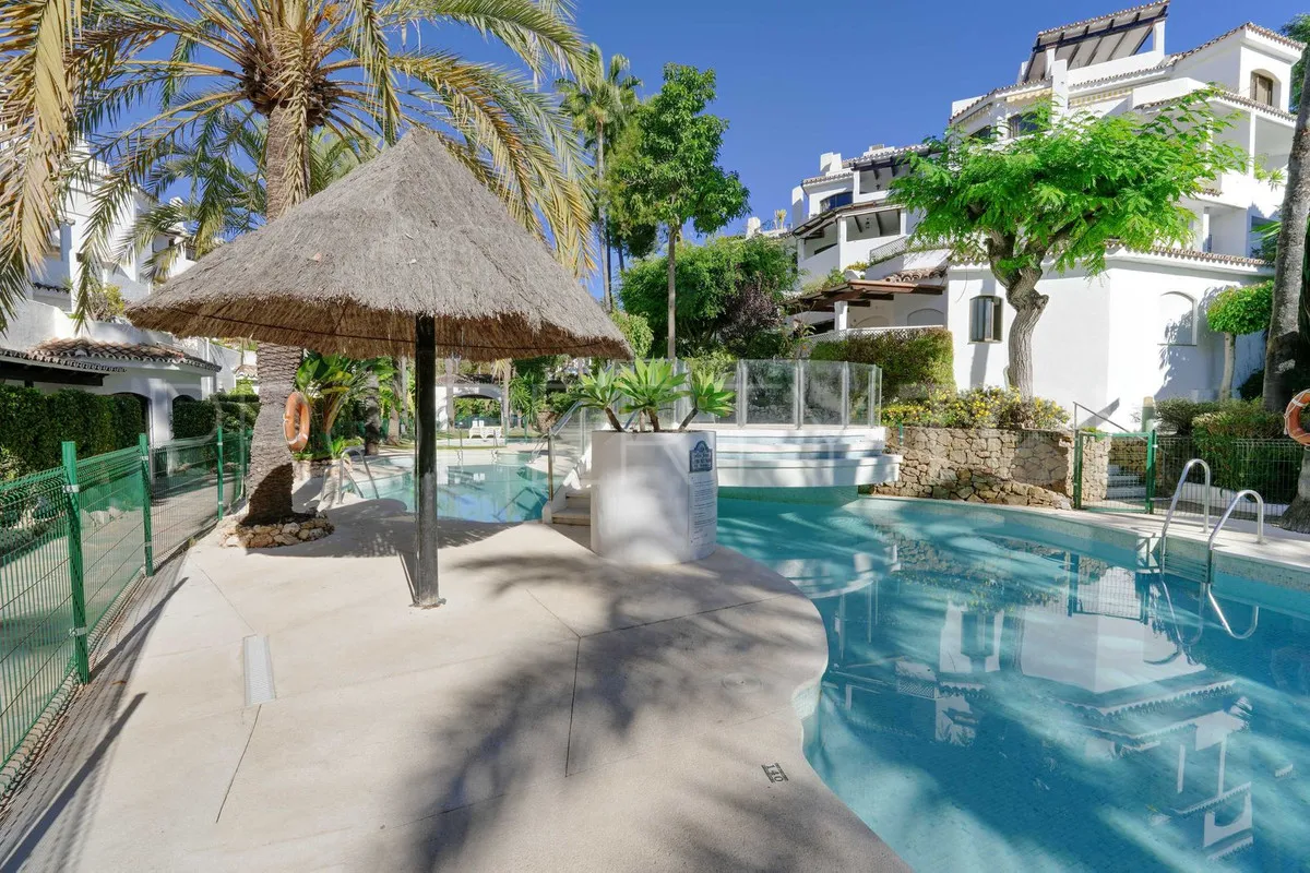 Comprar apartamento de 2 dormitorios en Elviria