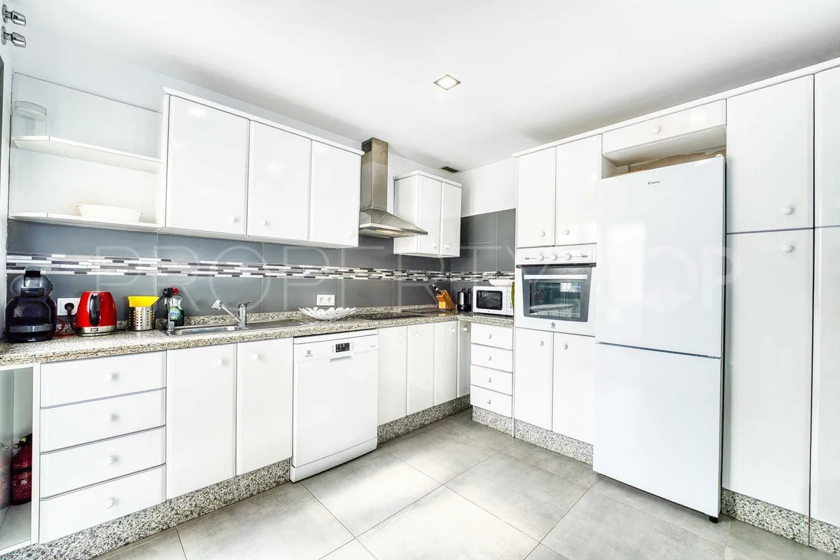 Comprar apartamento de 2 dormitorios en Elviria