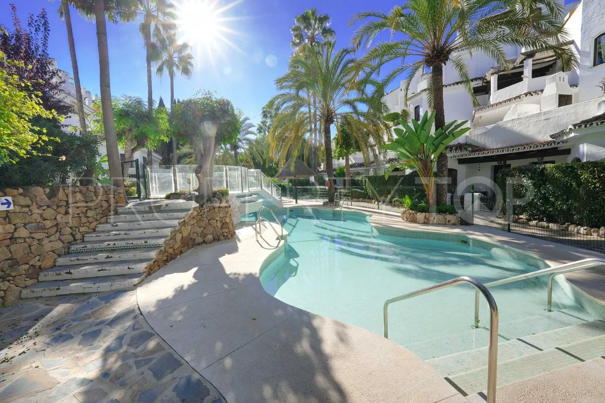 Comprar apartamento de 2 dormitorios en Elviria
