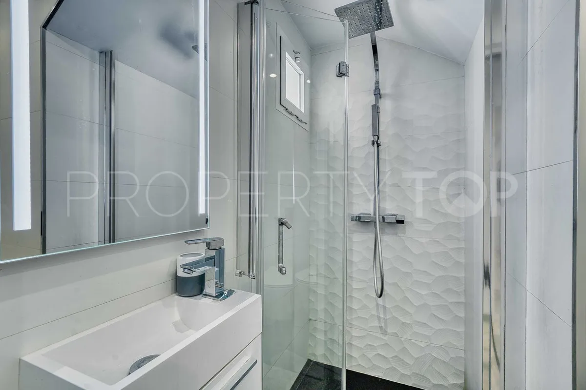 Comprar apartamento de 2 dormitorios en Elviria