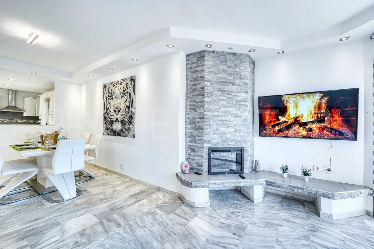 Comprar apartamento de 2 dormitorios en Elviria