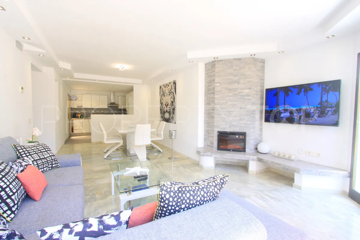Comprar apartamento de 2 dormitorios en Elviria