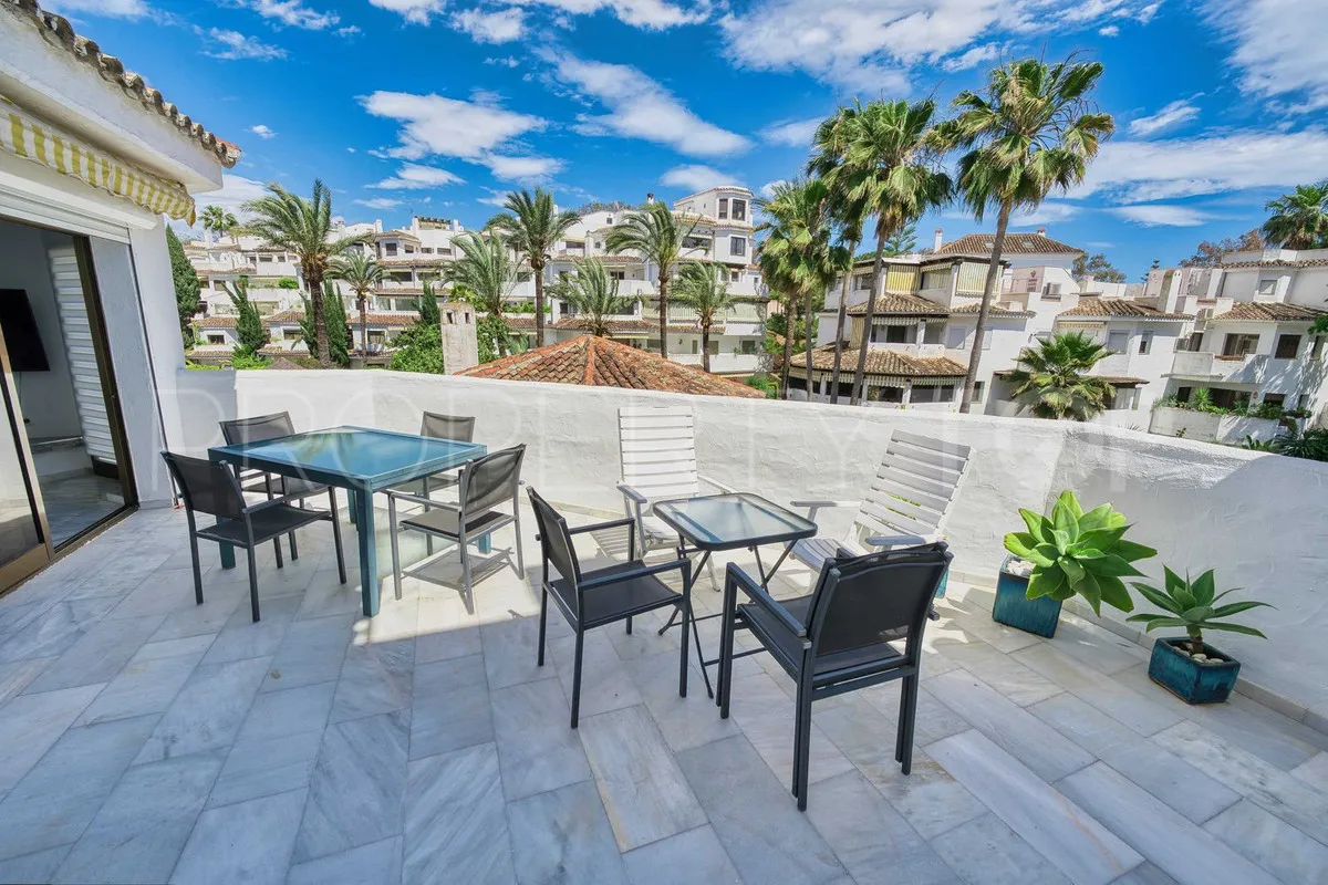 Comprar apartamento de 2 dormitorios en Elviria