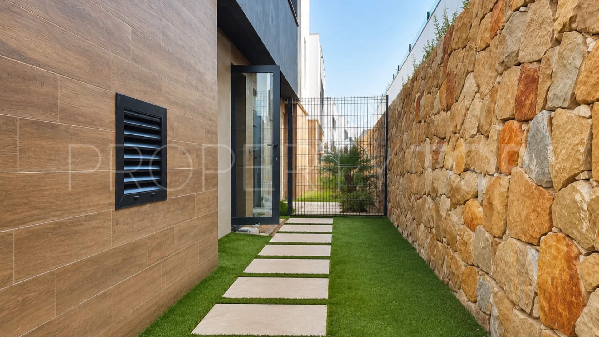 3 bedrooms Serene Atalaya town house for sale