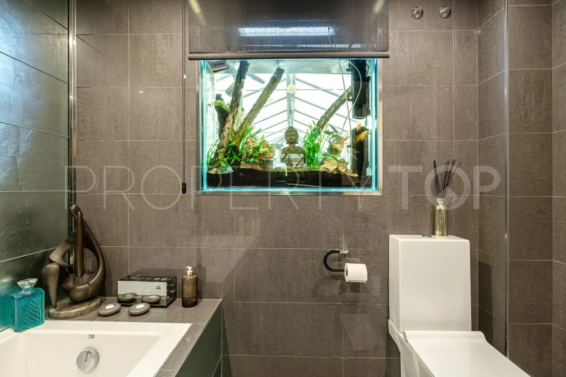 For sale Nueva Andalucia ground floor apartment with 2 bedrooms