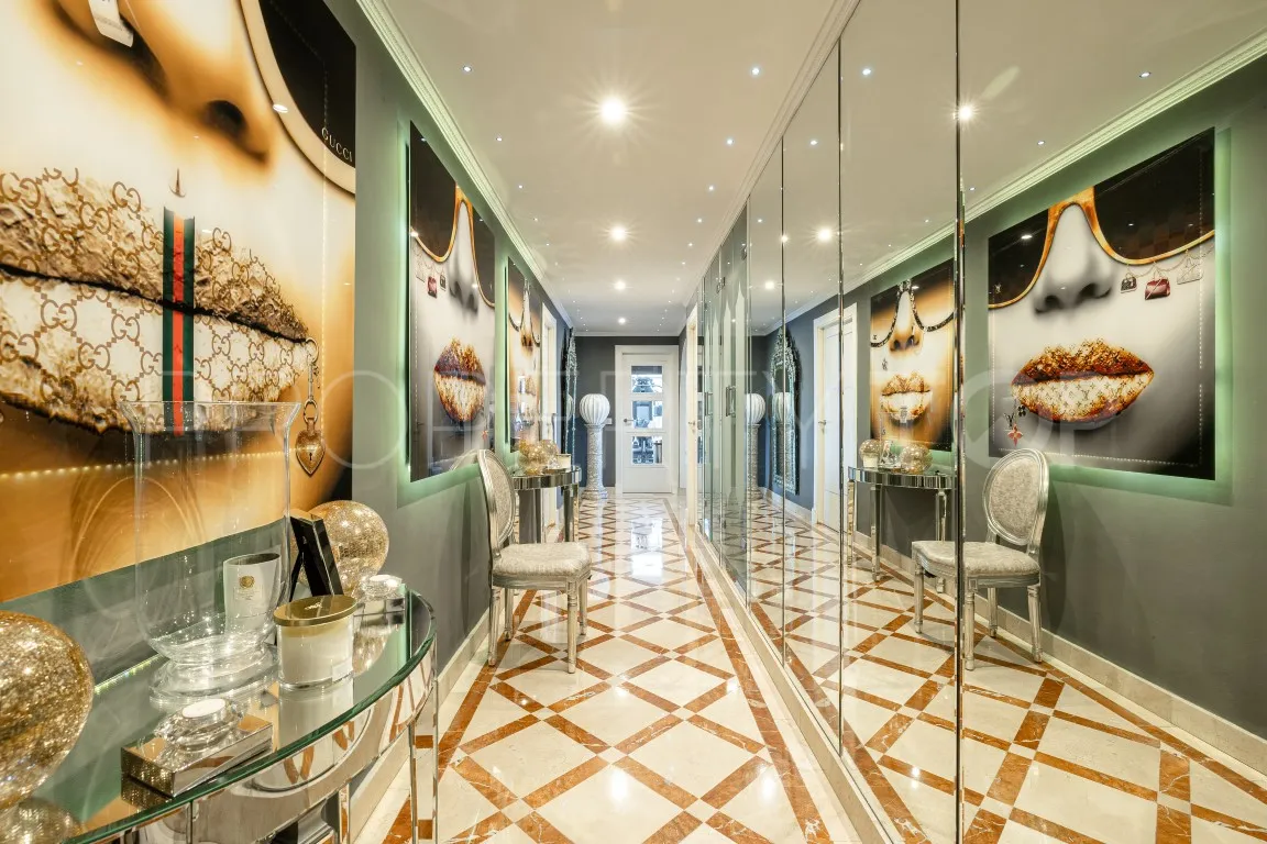 For sale Nueva Andalucia ground floor apartment with 2 bedrooms