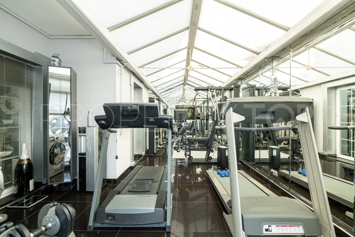 For sale Nueva Andalucia ground floor apartment with 2 bedrooms