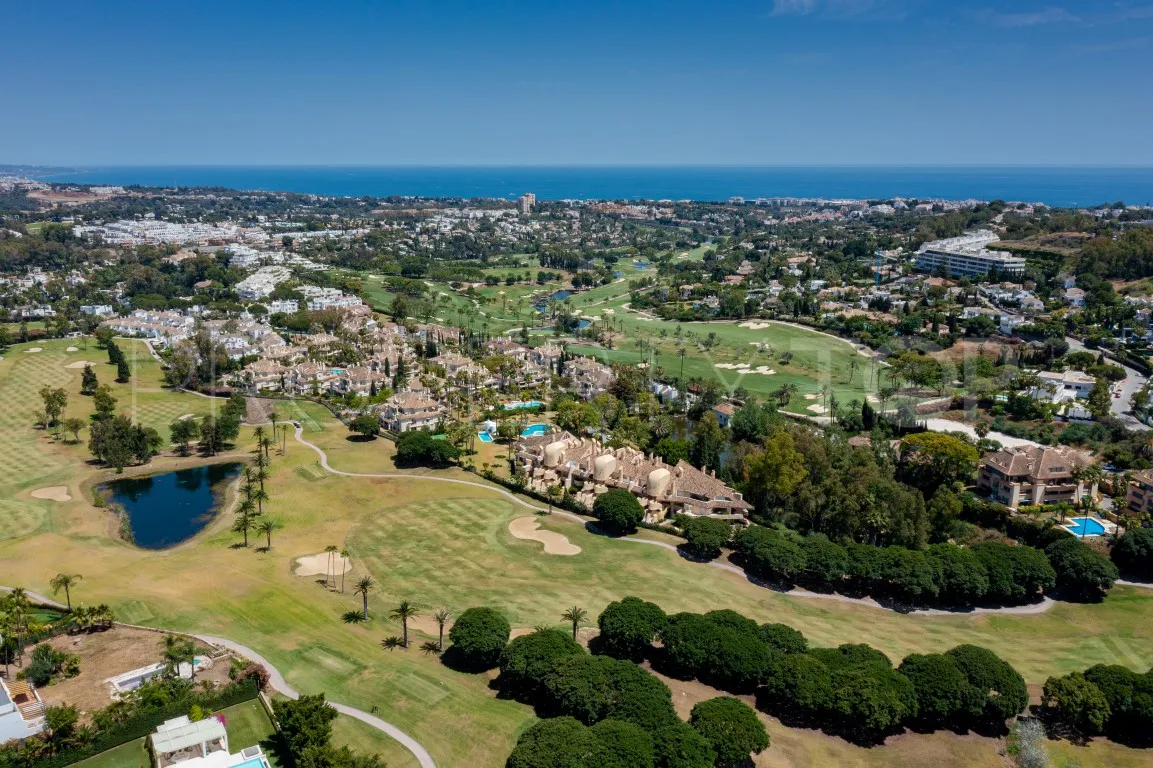 For sale Nueva Andalucia ground floor apartment with 2 bedrooms