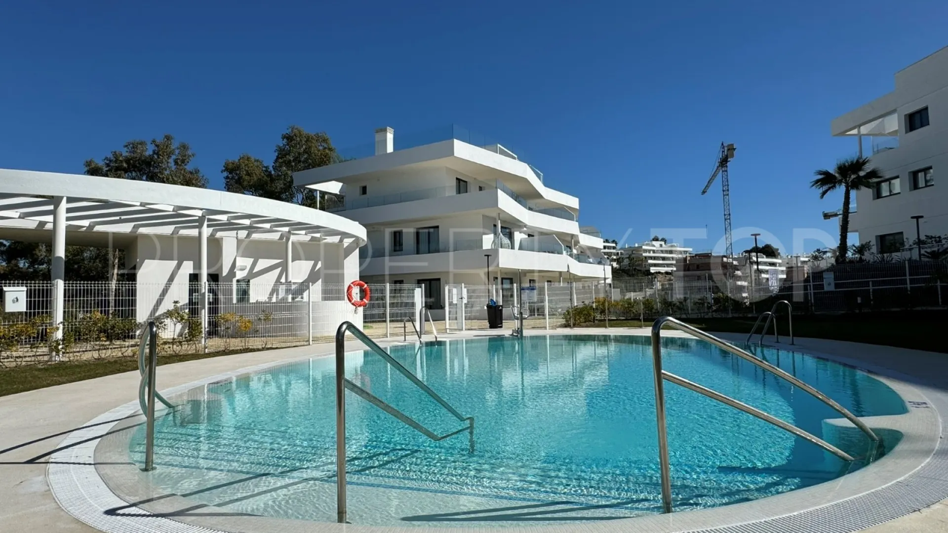 Buy Estepona ground floor apartment with 2 bedrooms