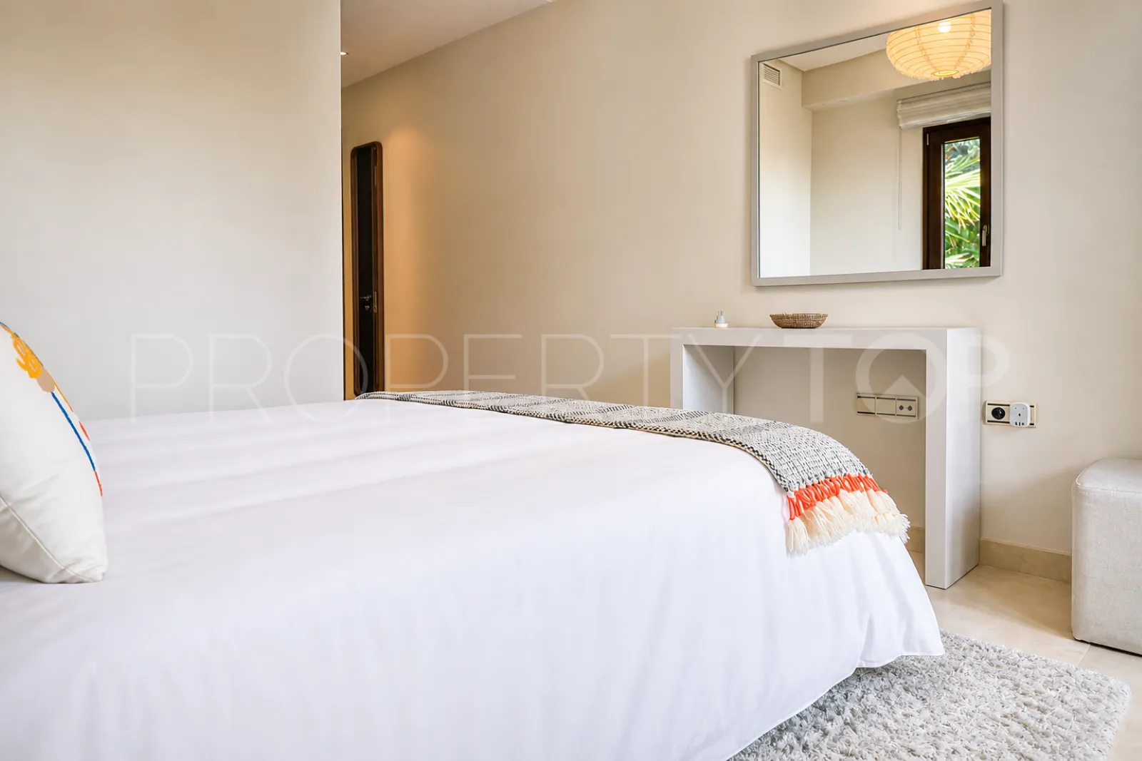 4 bedrooms house in Benahavis Hills Country Club for sale