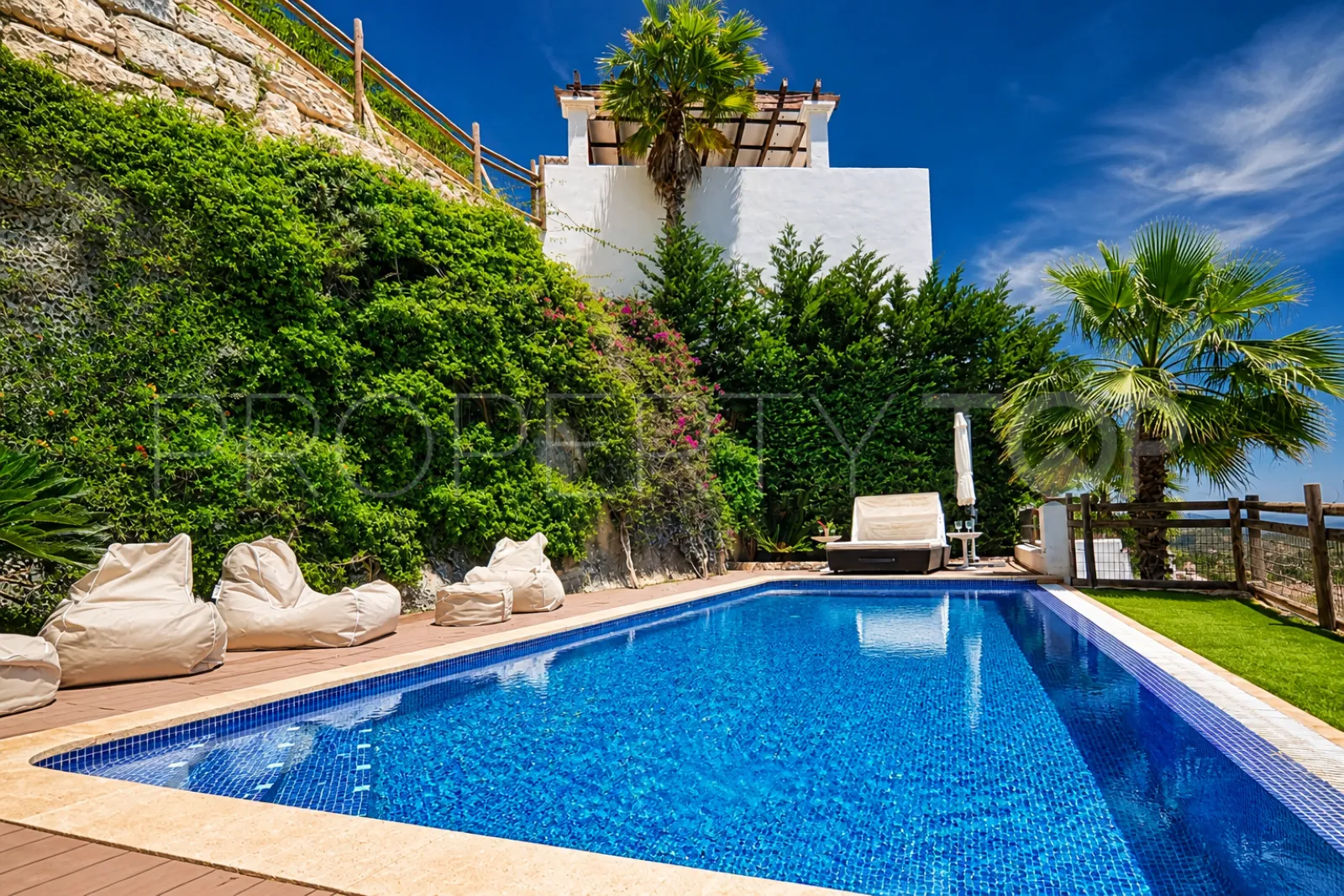 4 bedrooms house in Benahavis Hills Country Club for sale