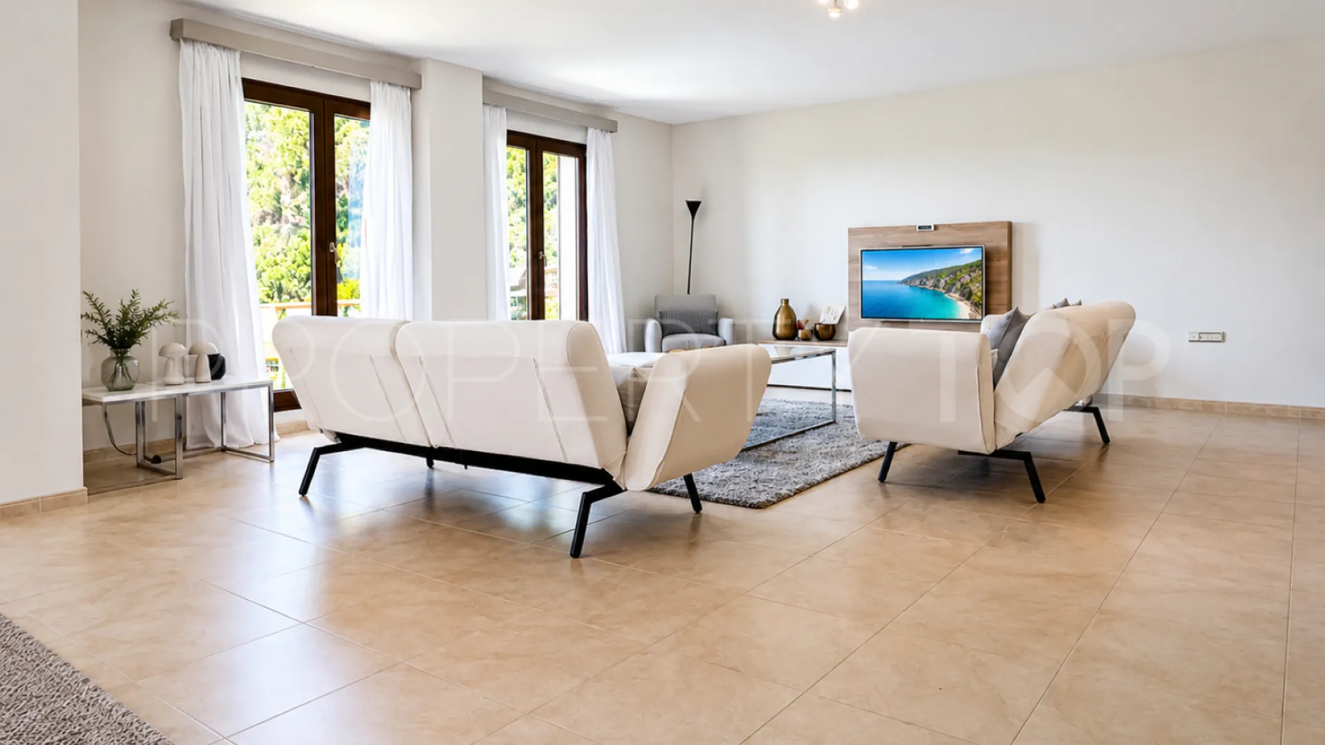 4 bedrooms house in Benahavis Hills Country Club for sale
