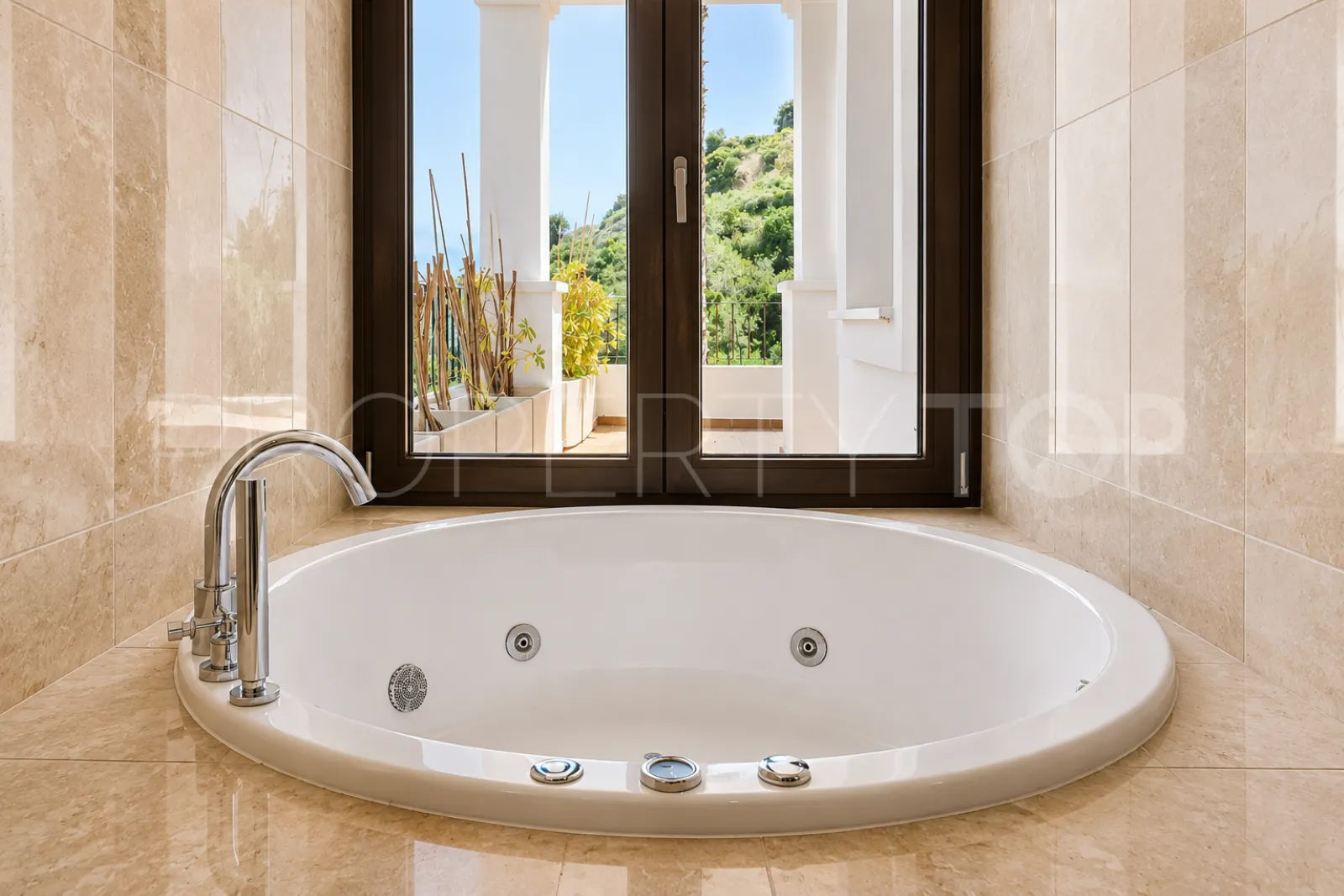 4 bedrooms house in Benahavis Hills Country Club for sale