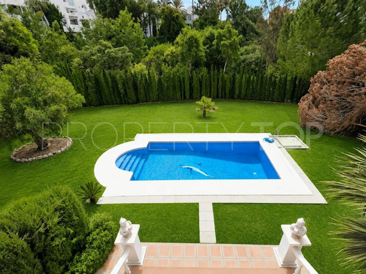 Comprar villa en Hacienda las Chapas
