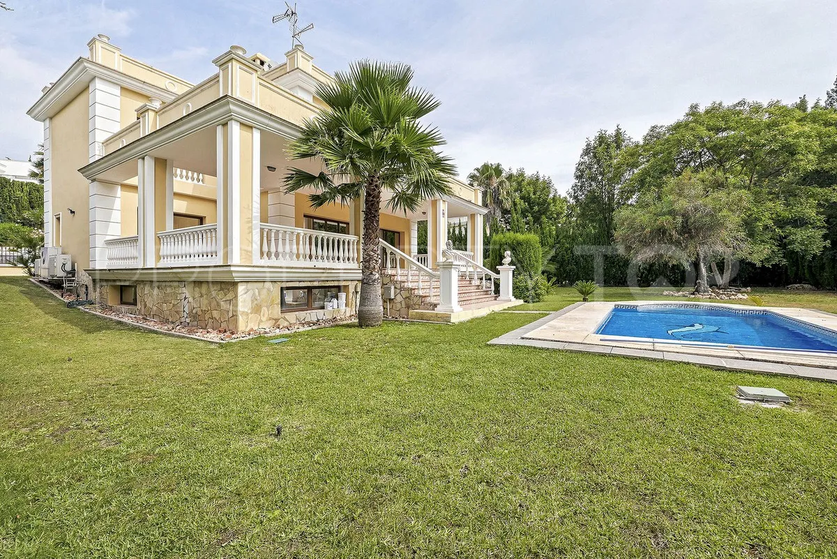 Comprar villa en Hacienda las Chapas