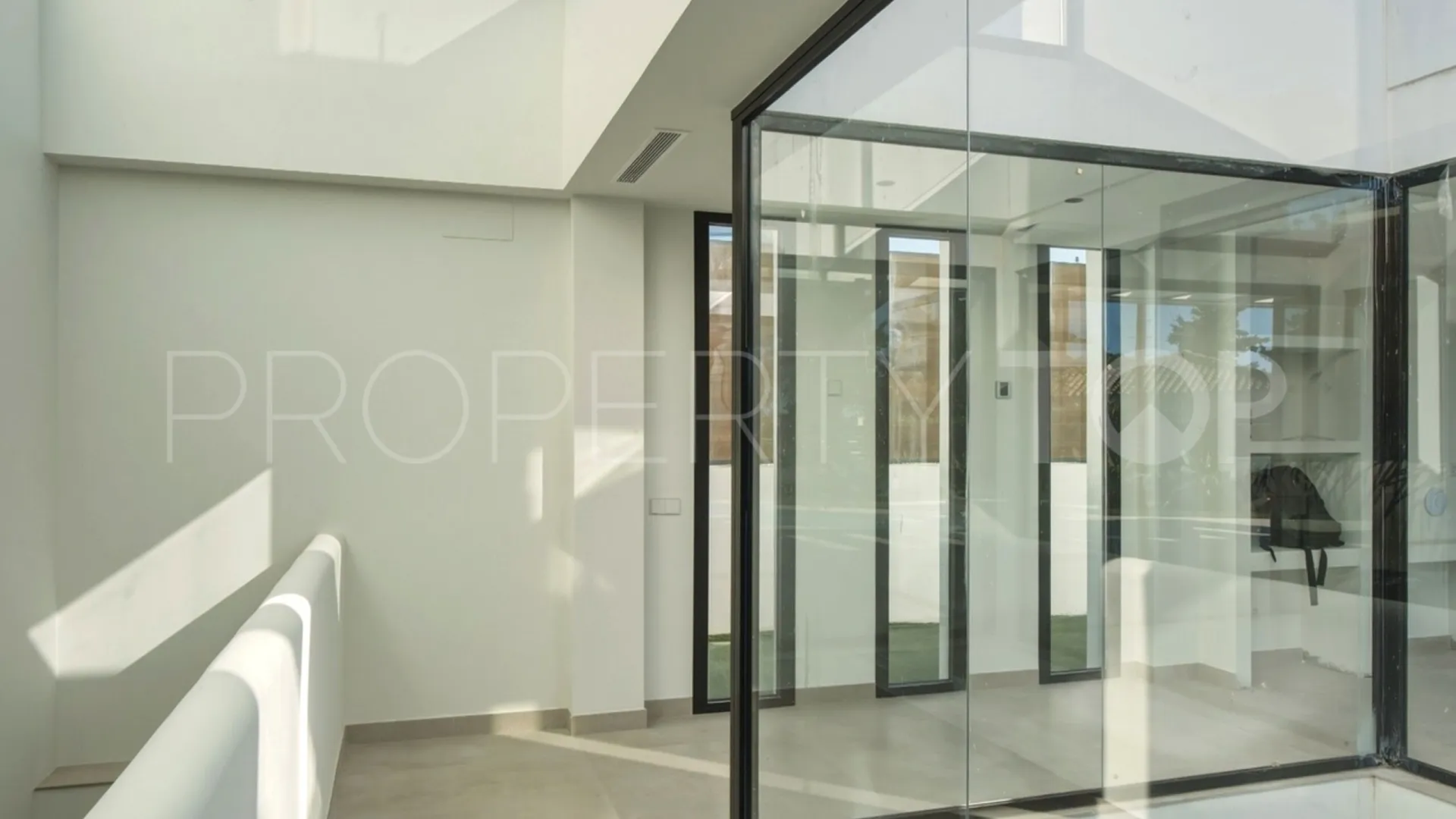 For sale villa in El Chaparral with 5 bedrooms