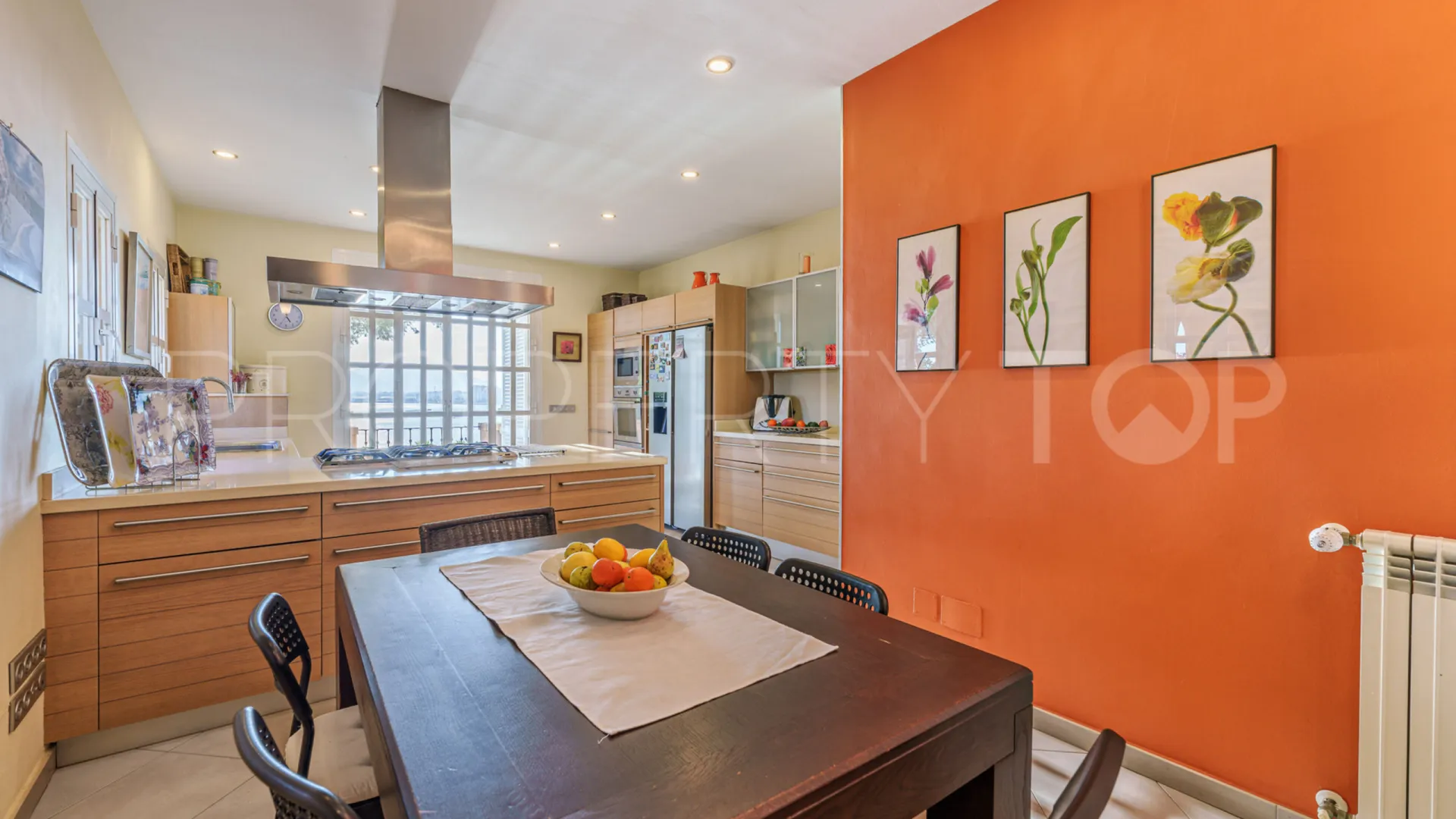 For sale villa in El Limonar with 10 bedrooms