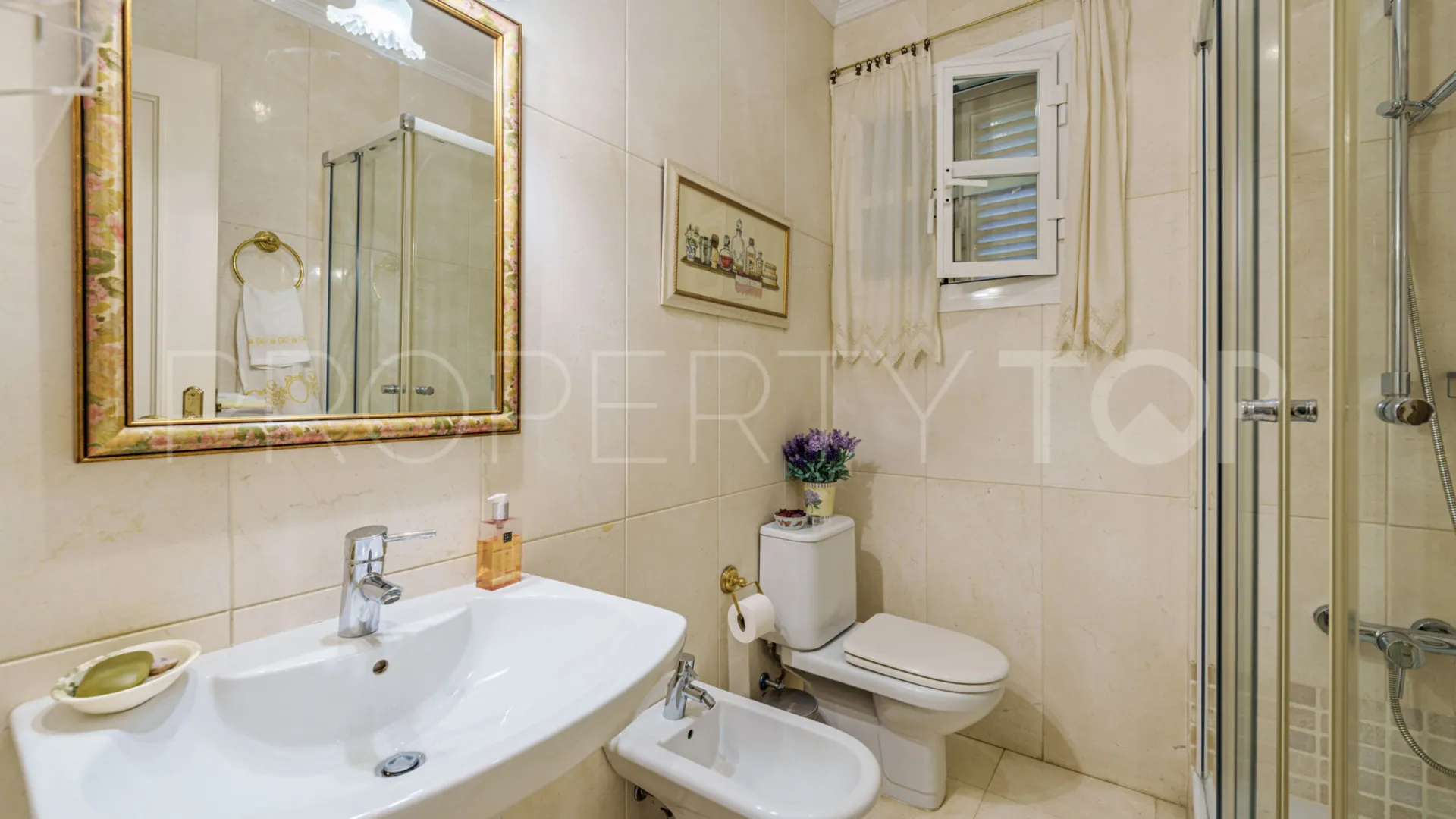 For sale villa in El Limonar with 10 bedrooms