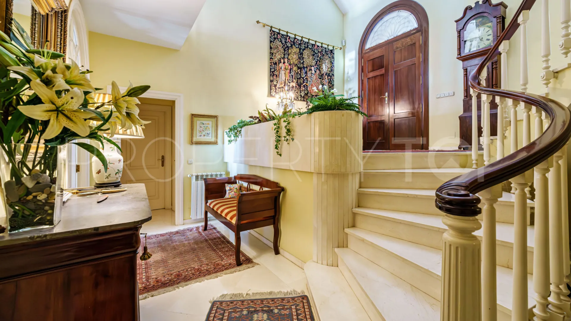 For sale villa in El Limonar with 10 bedrooms