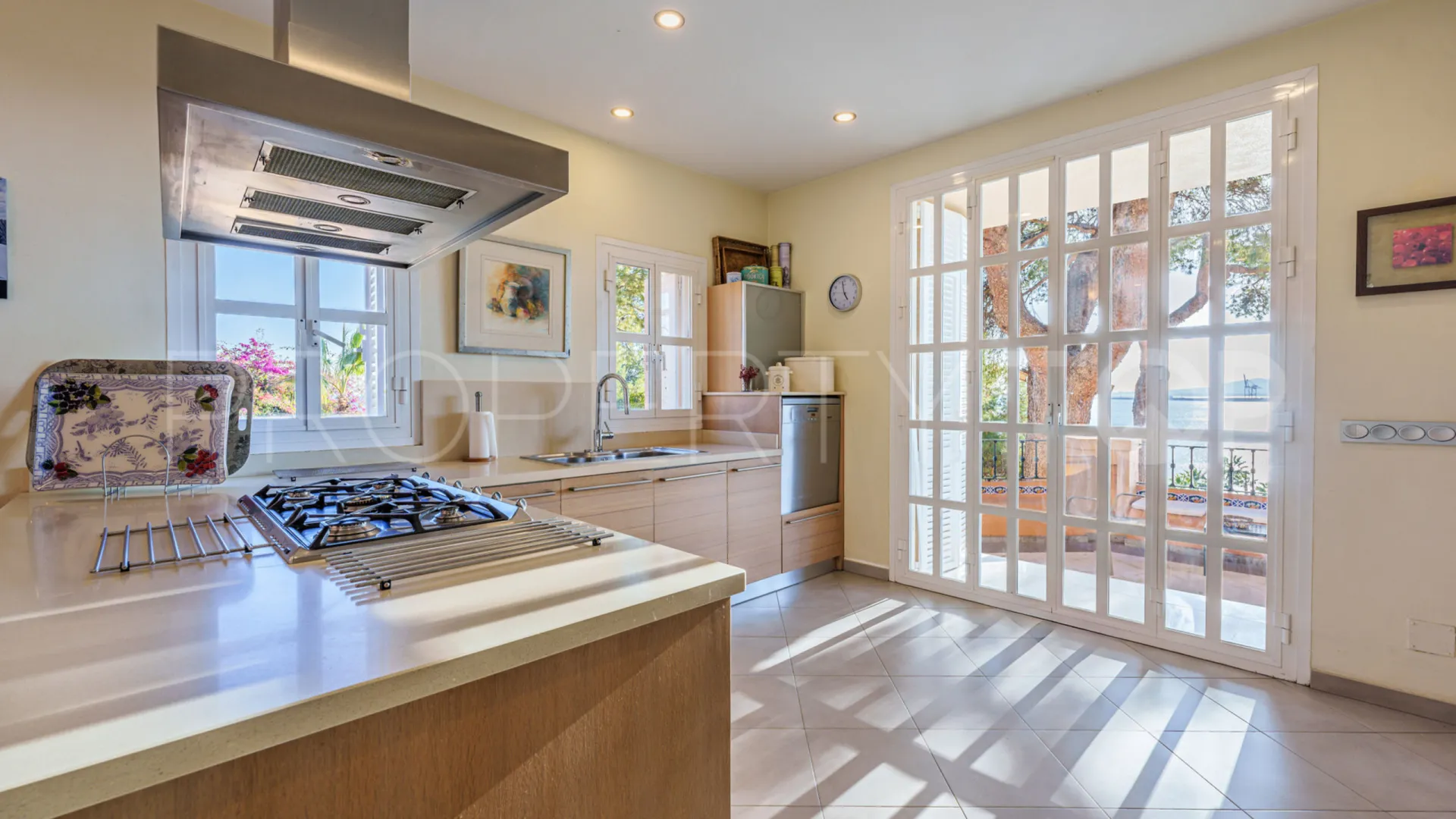For sale villa in El Limonar with 10 bedrooms