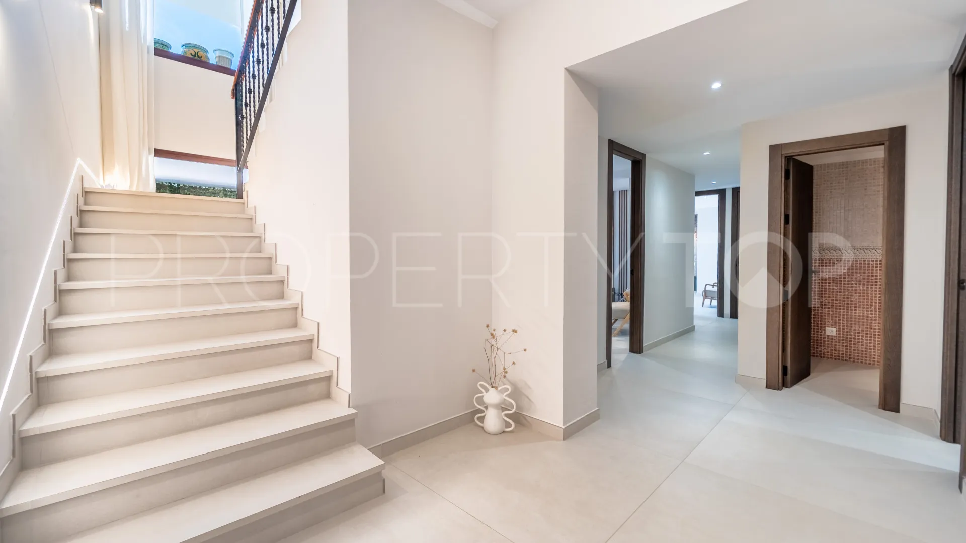 For sale 6 bedrooms villa in El Rosario