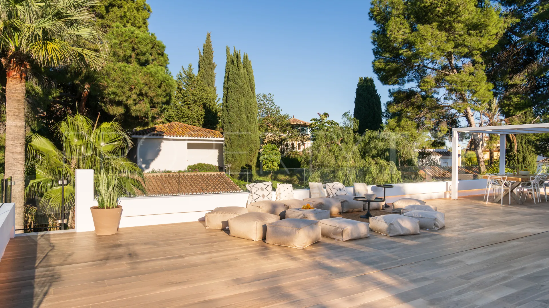 Villa for sale in Nueva Andalucia