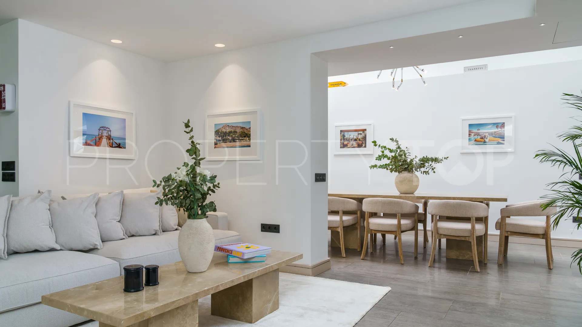Villa for sale in Nueva Andalucia