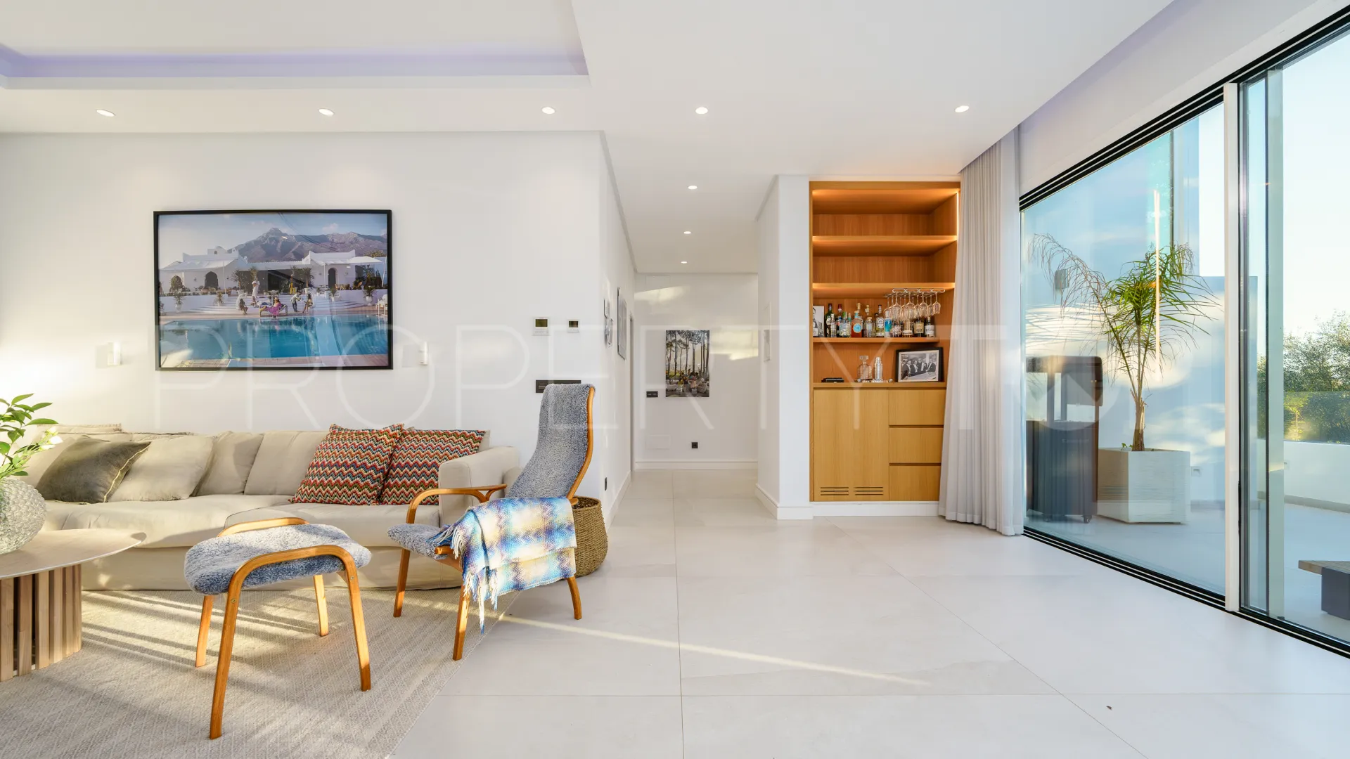 Villa for sale in Nueva Andalucia