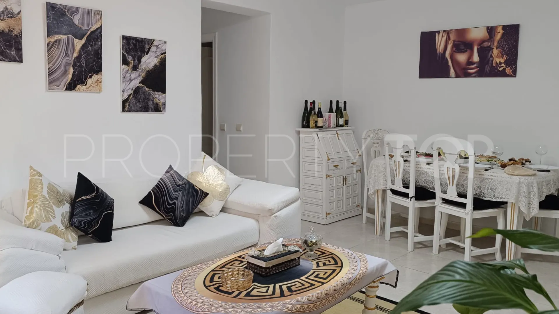 Ground floor apartment for sale in Marbella Centro