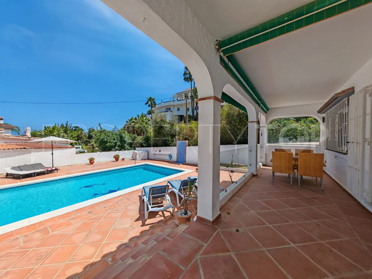 Villa en venta en Benalmadena con 3 dormitorios