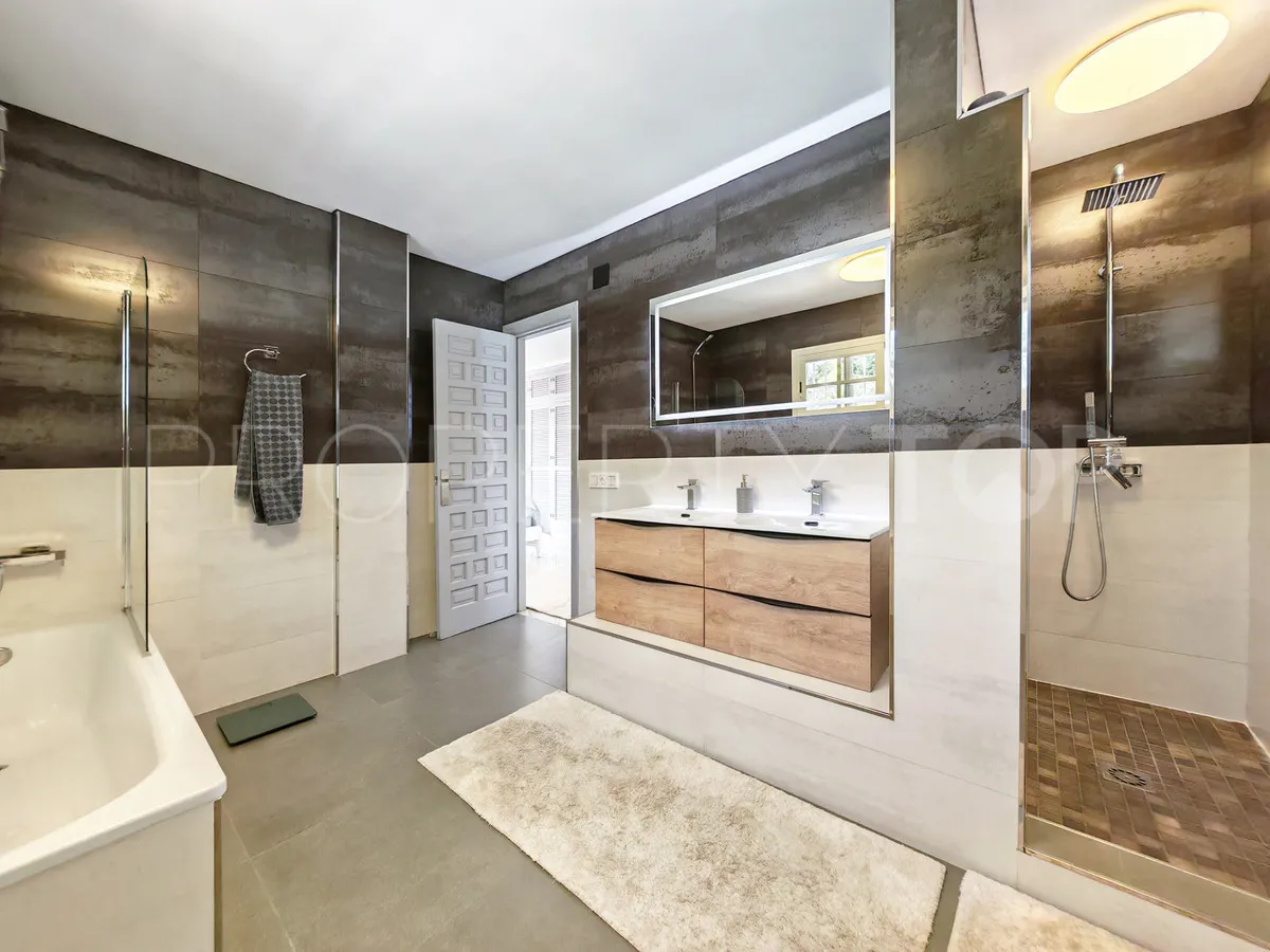 Villa en venta en Benalmadena con 3 dormitorios