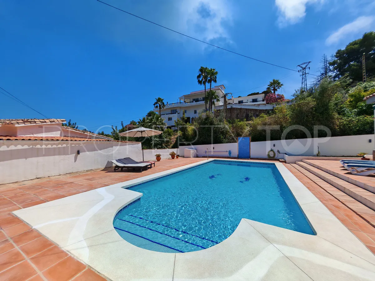 Villa en venta en Benalmadena con 3 dormitorios