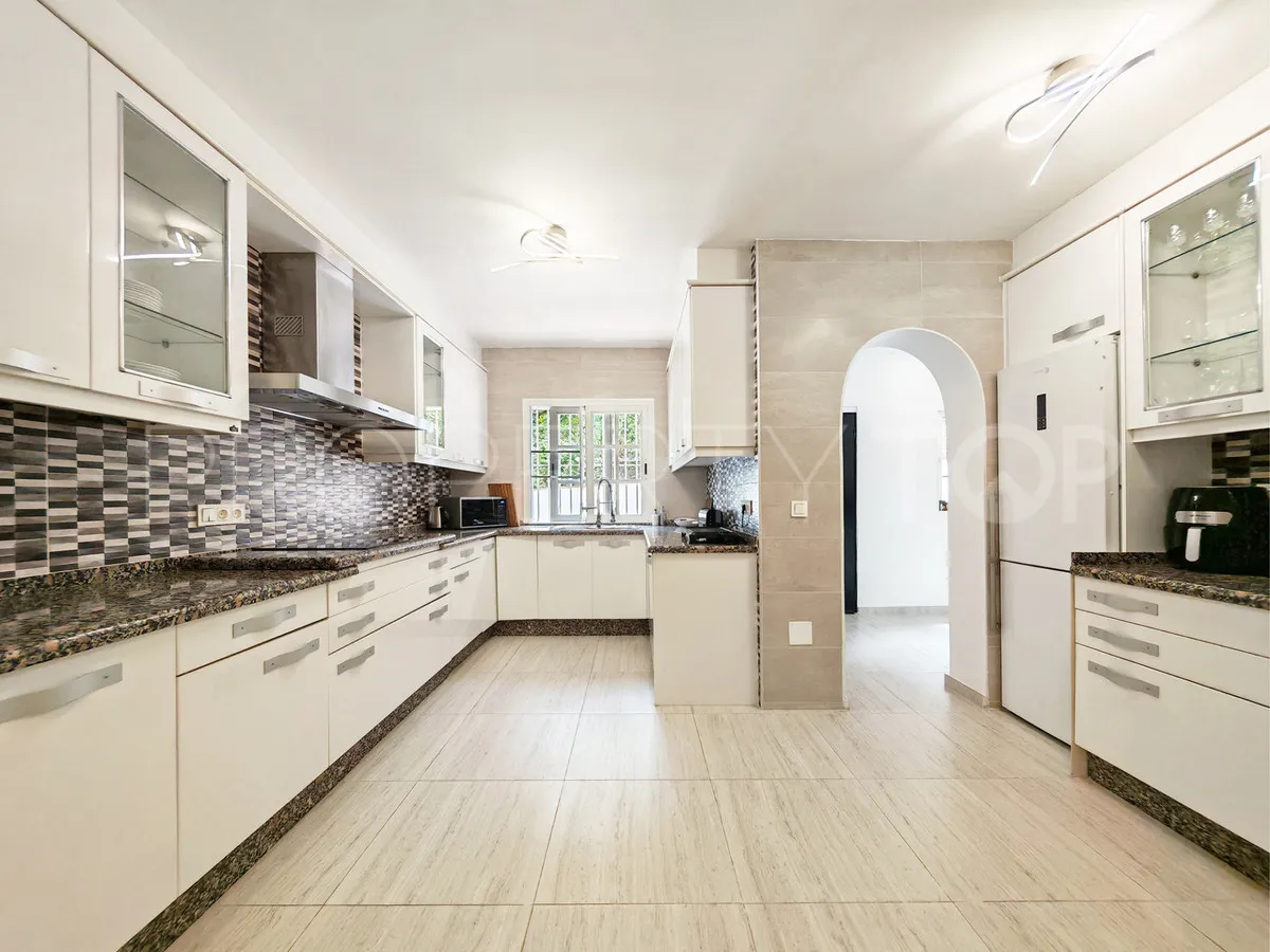Villa en venta en Benalmadena con 3 dormitorios