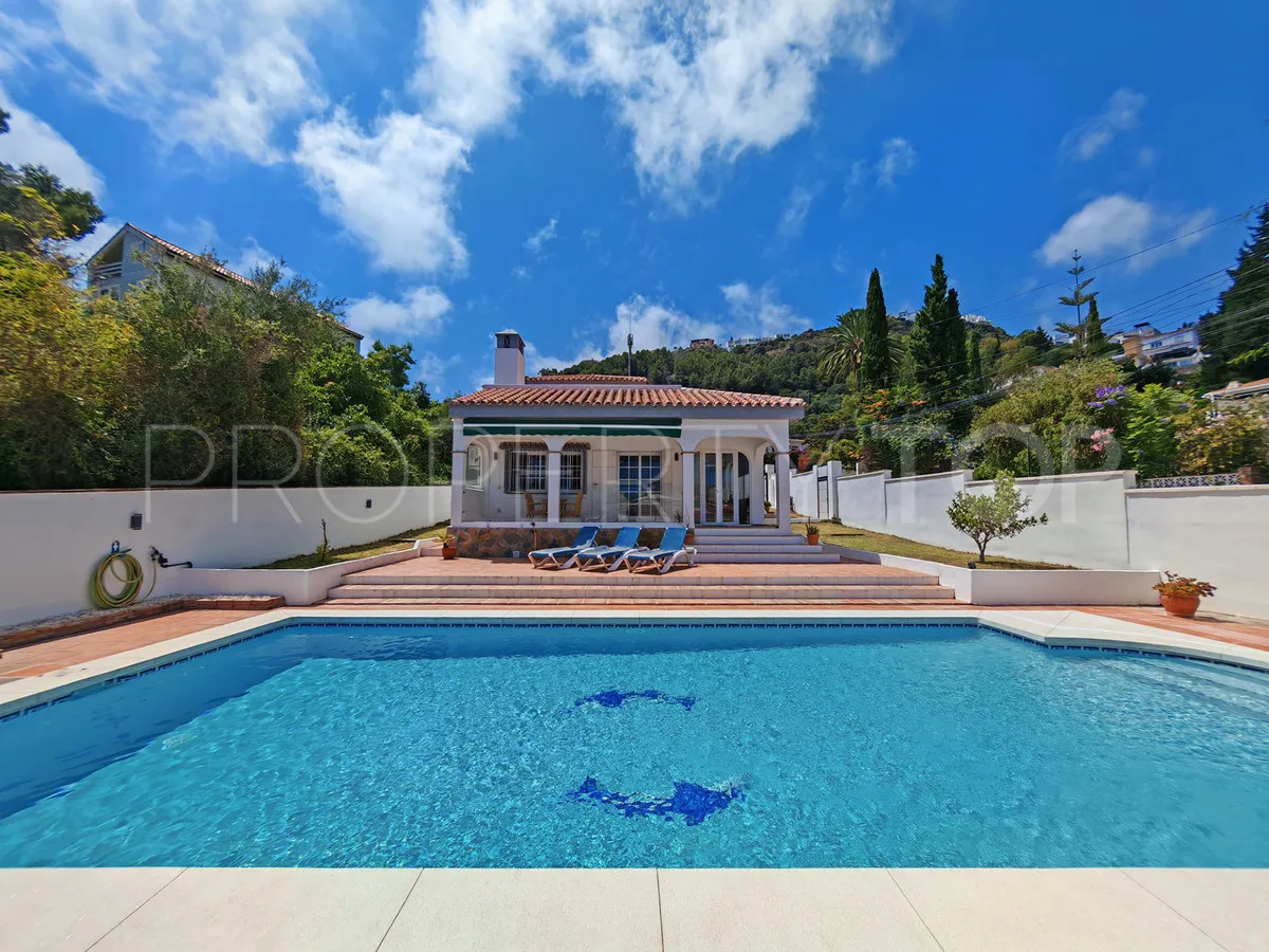 Villa en venta en Benalmadena con 3 dormitorios