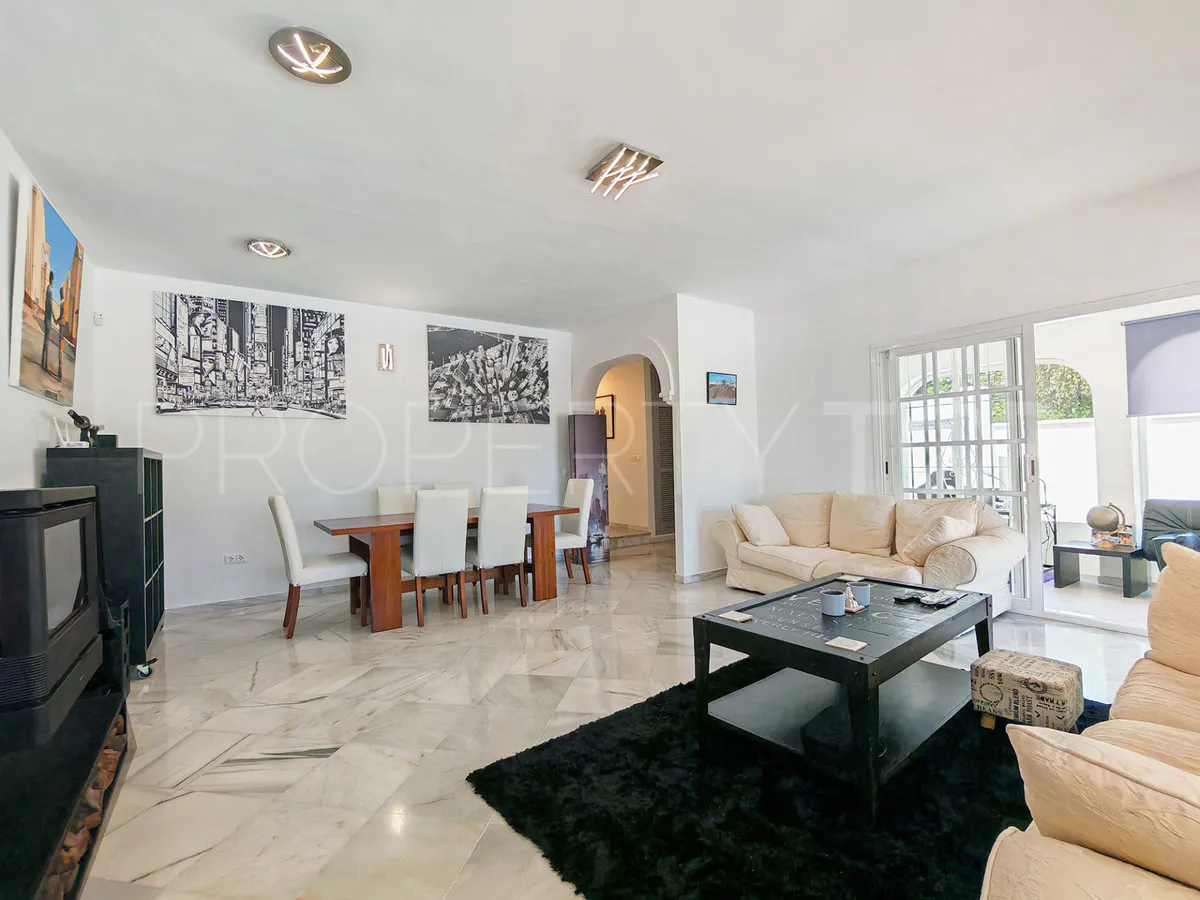 Villa en venta en Benalmadena con 3 dormitorios