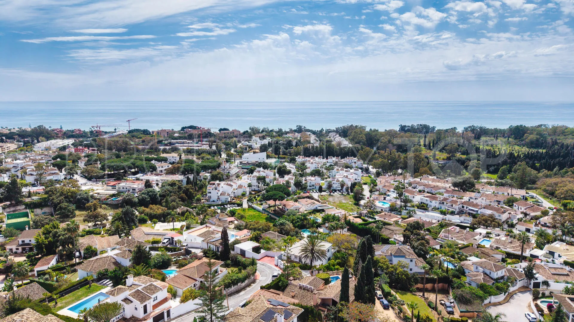 Villa en venta en Elviria con 4 dormitorios