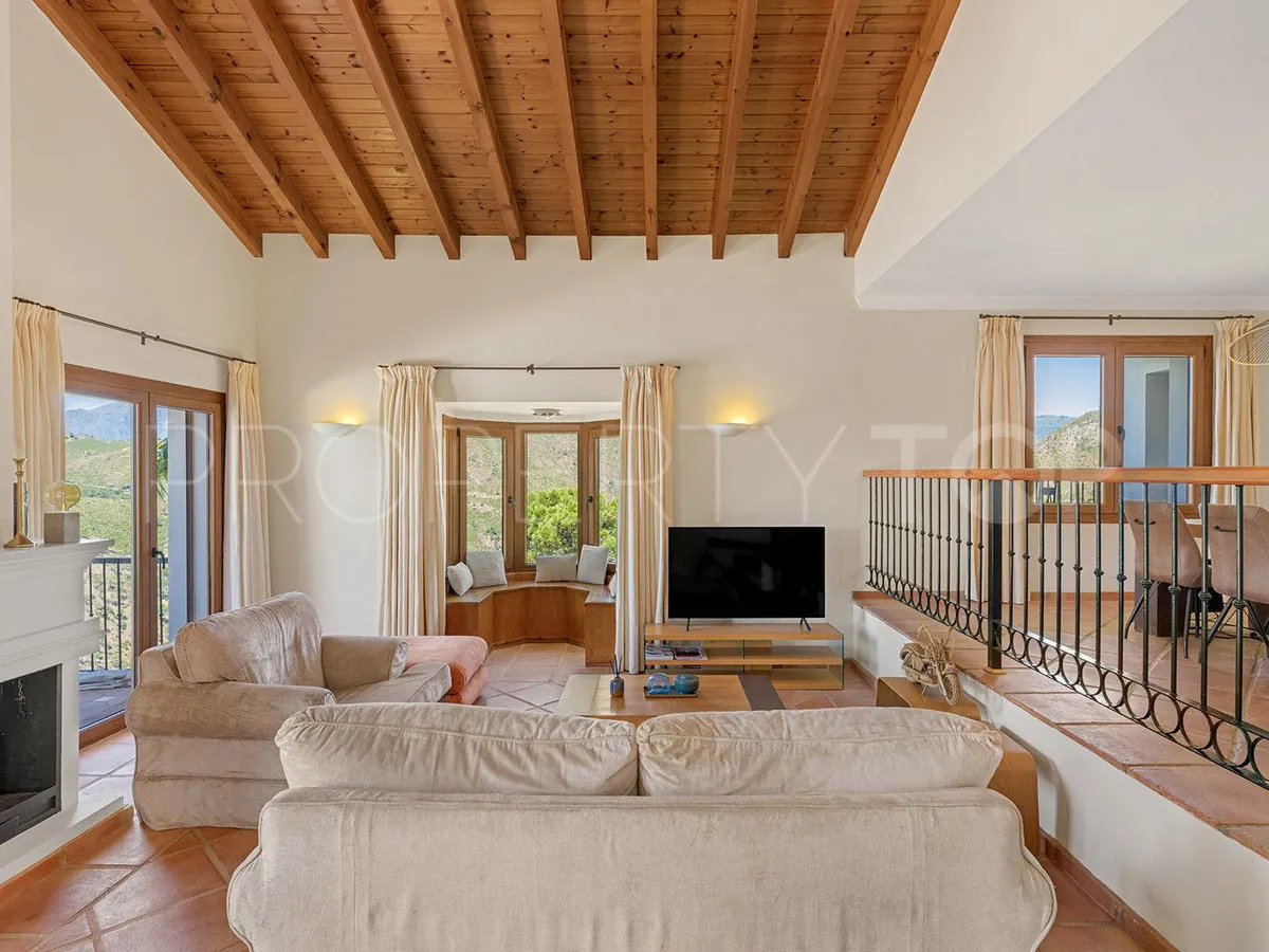 Se vende villa en Monte Mayor de 5 dormitorios