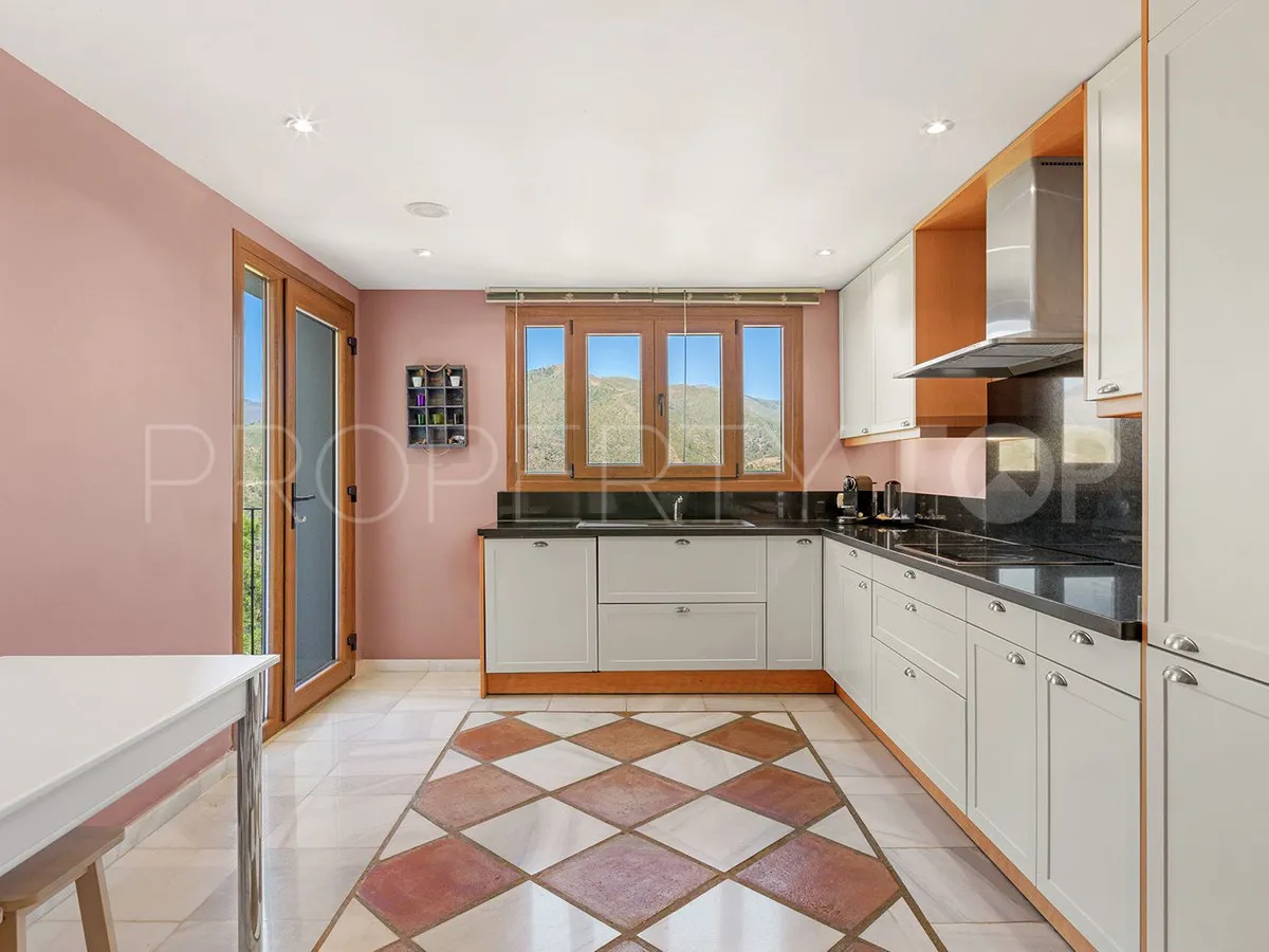 Se vende villa en Monte Mayor de 5 dormitorios