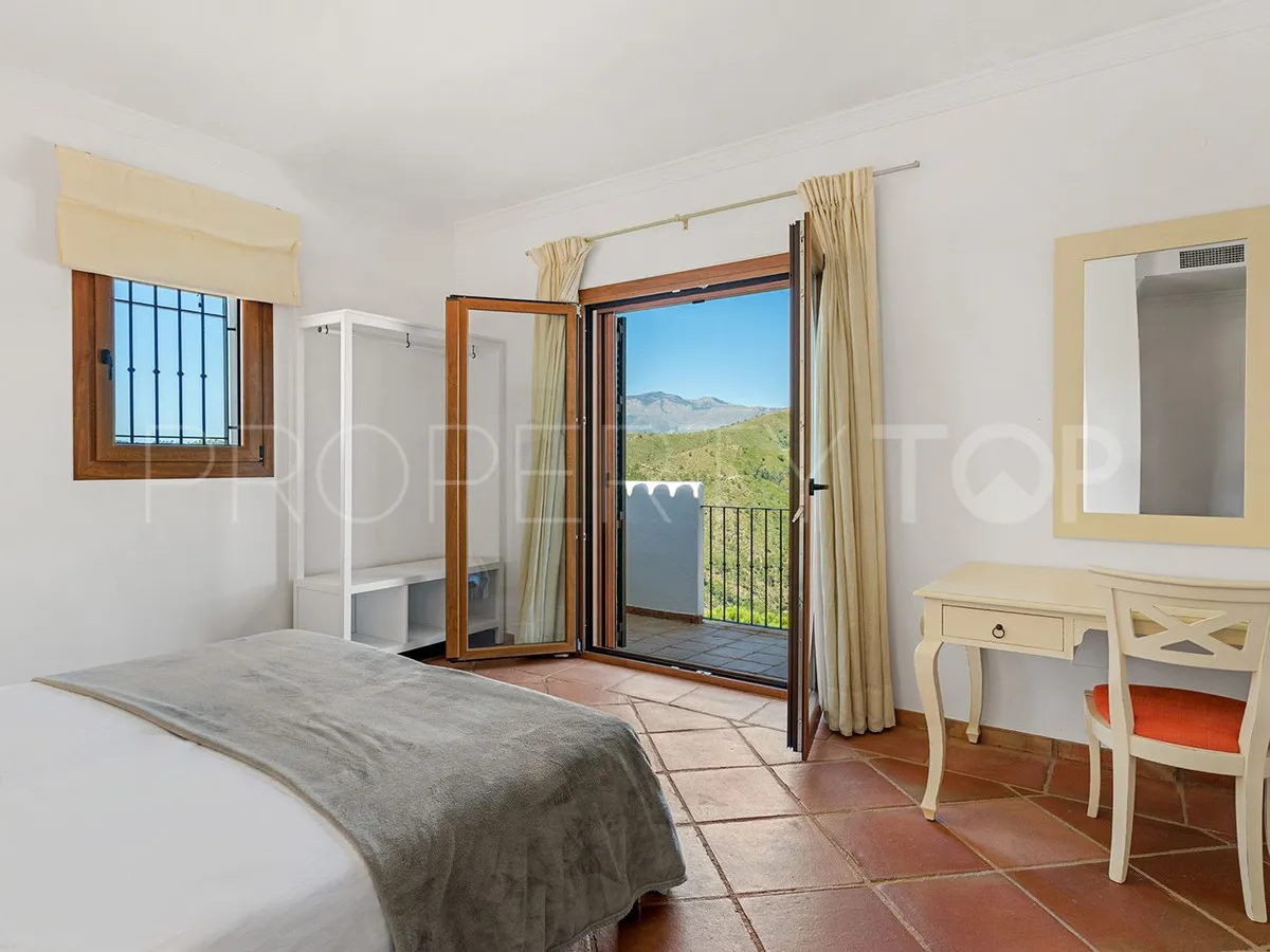 Se vende villa en Monte Mayor de 5 dormitorios