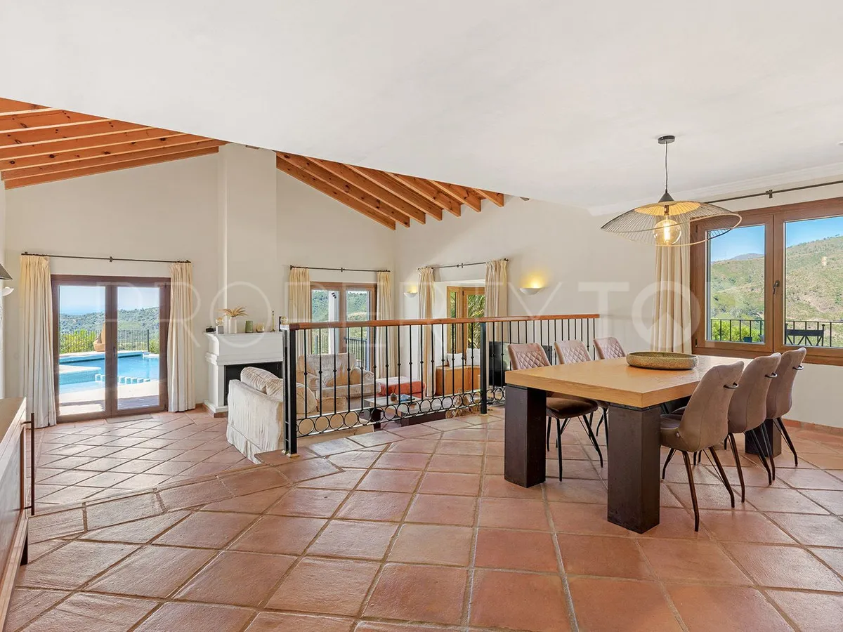 Se vende villa en Monte Mayor de 5 dormitorios