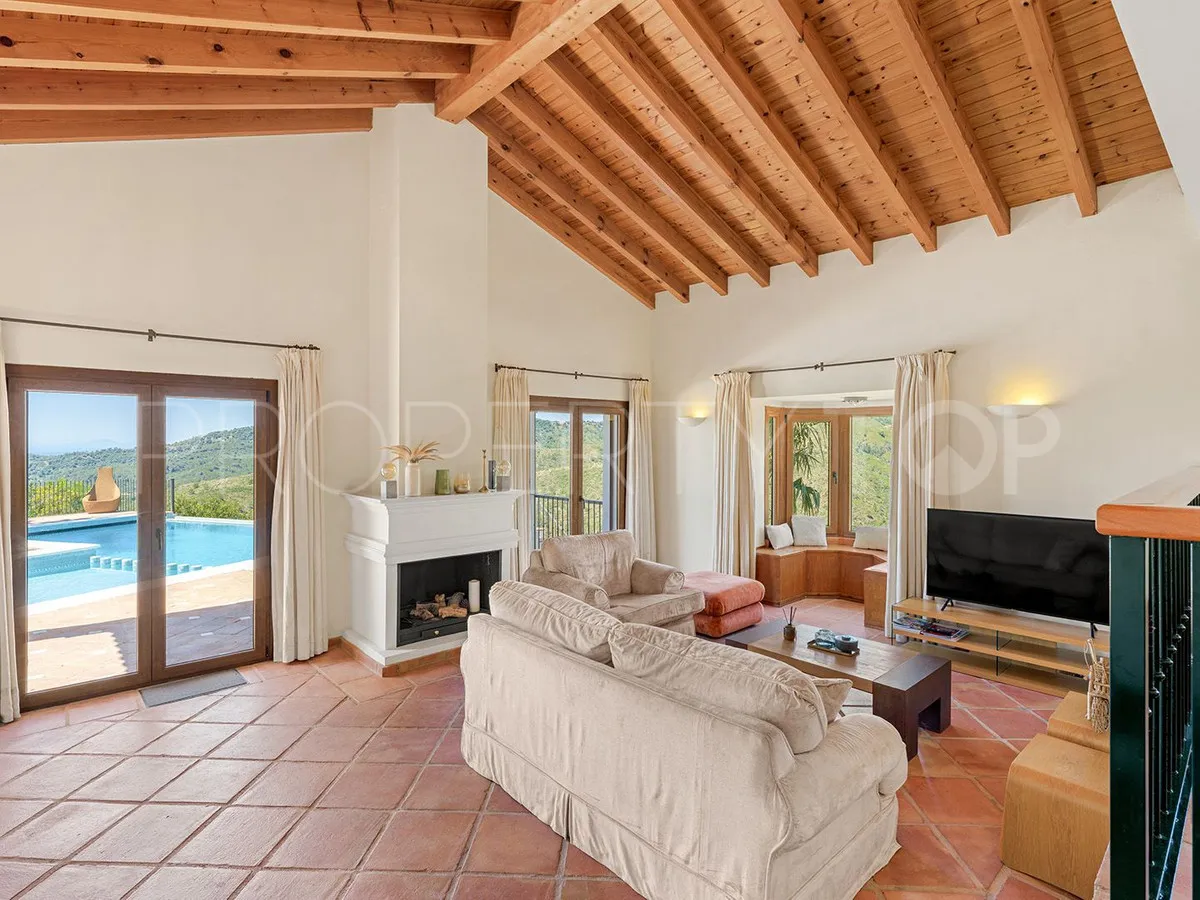 Se vende villa en Monte Mayor de 5 dormitorios
