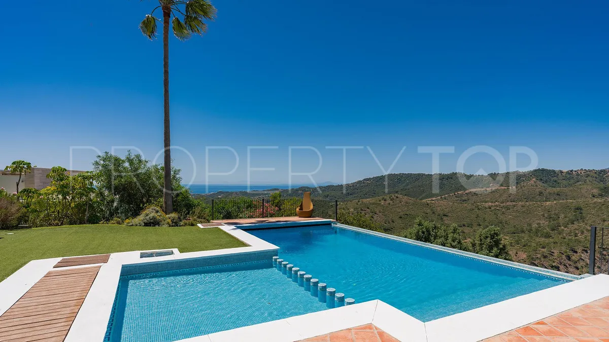 Se vende villa en Monte Mayor de 5 dormitorios