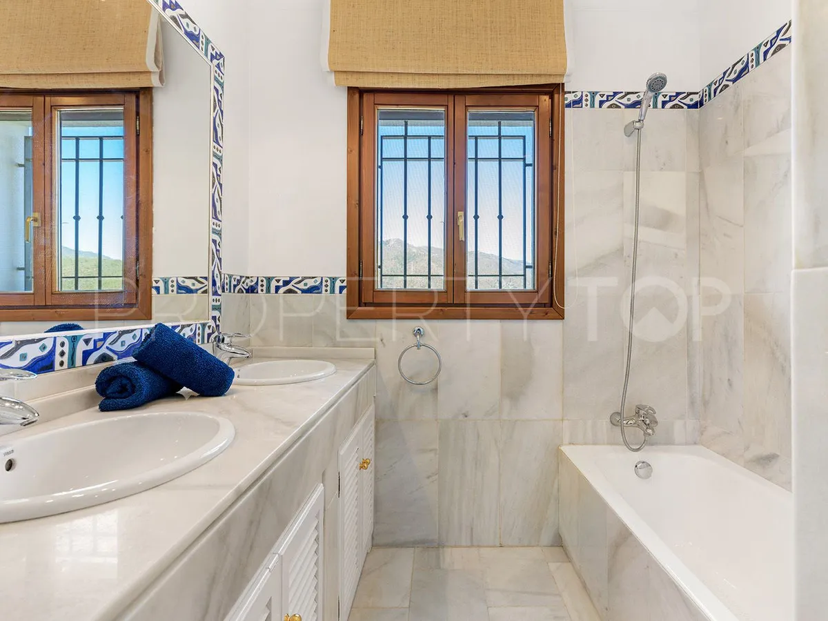Se vende villa en Monte Mayor de 5 dormitorios