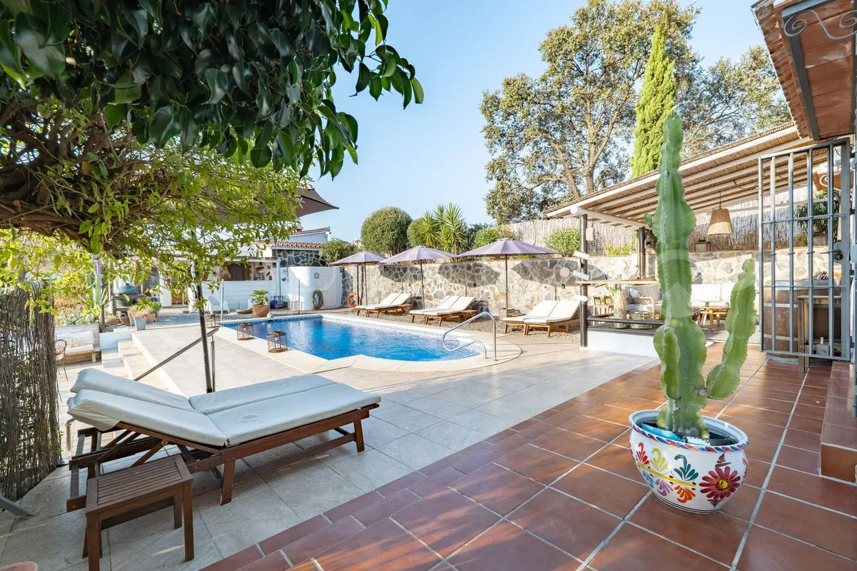 Buy villa in Alhaurin el Grande with 4 bedrooms