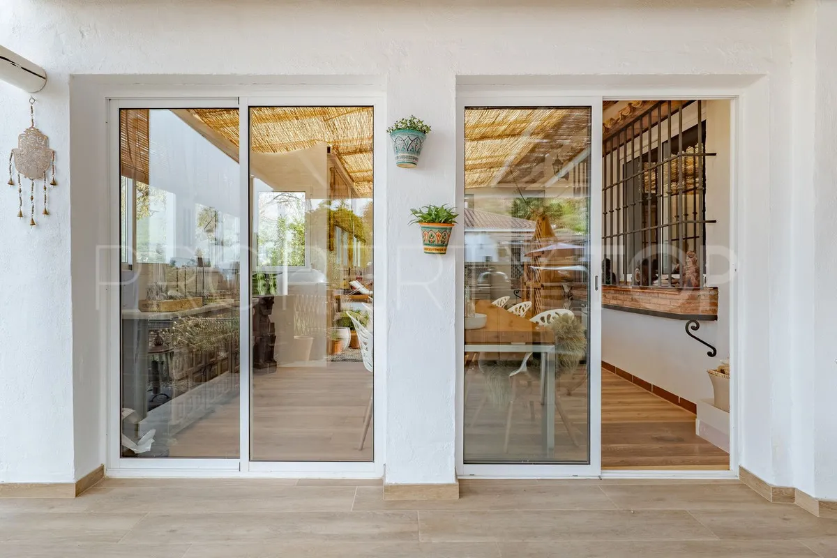 Buy villa in Alhaurin el Grande with 4 bedrooms