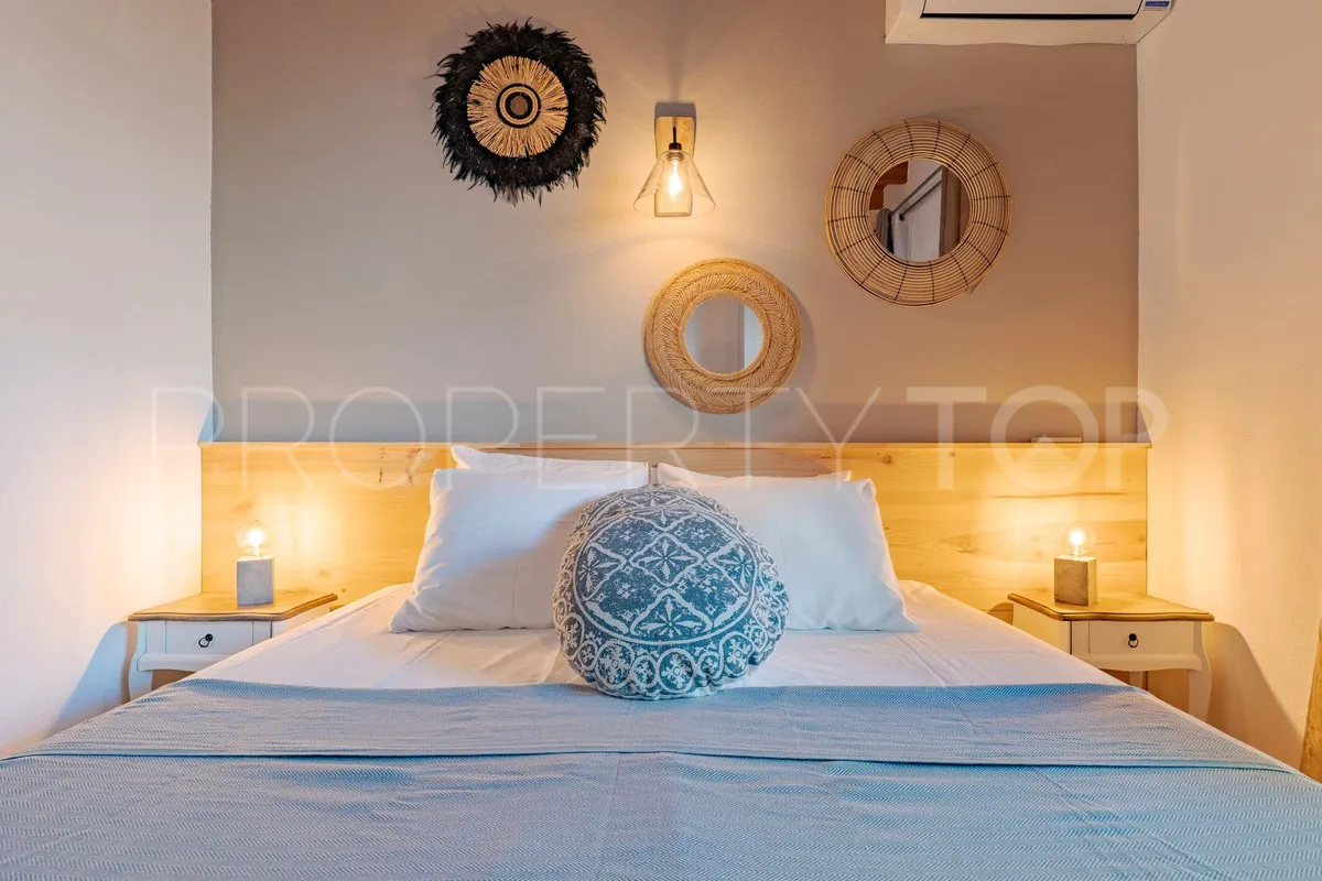 Buy villa in Alhaurin el Grande with 4 bedrooms