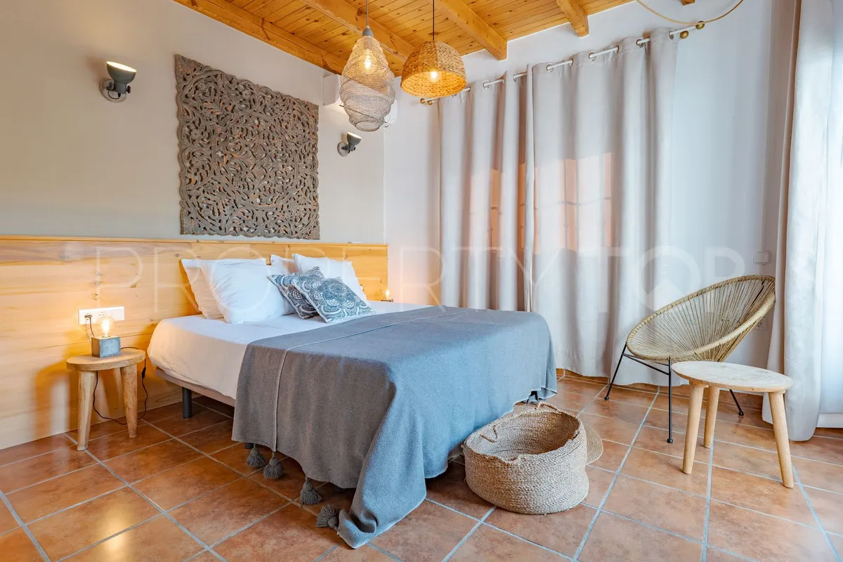 Buy villa in Alhaurin el Grande with 4 bedrooms