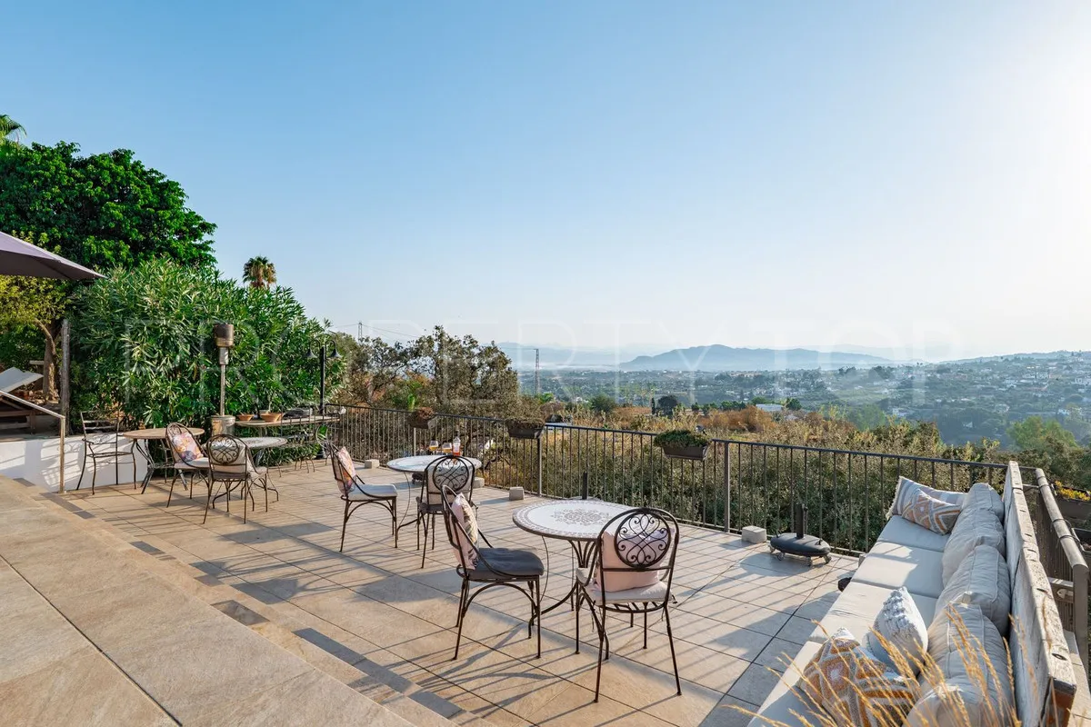 Buy villa in Alhaurin el Grande with 4 bedrooms