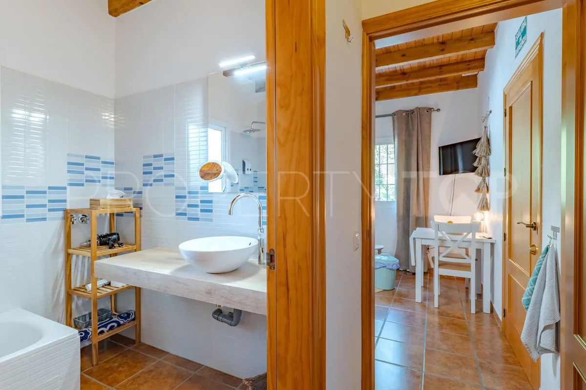 Buy villa in Alhaurin el Grande with 4 bedrooms